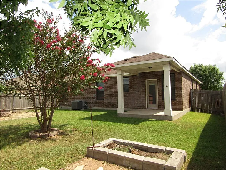 14200 Lake Victor Dr — Photo 69