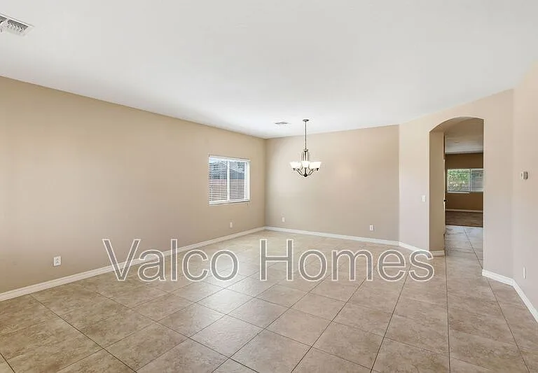 2717 E Ficus Way — Photo 5