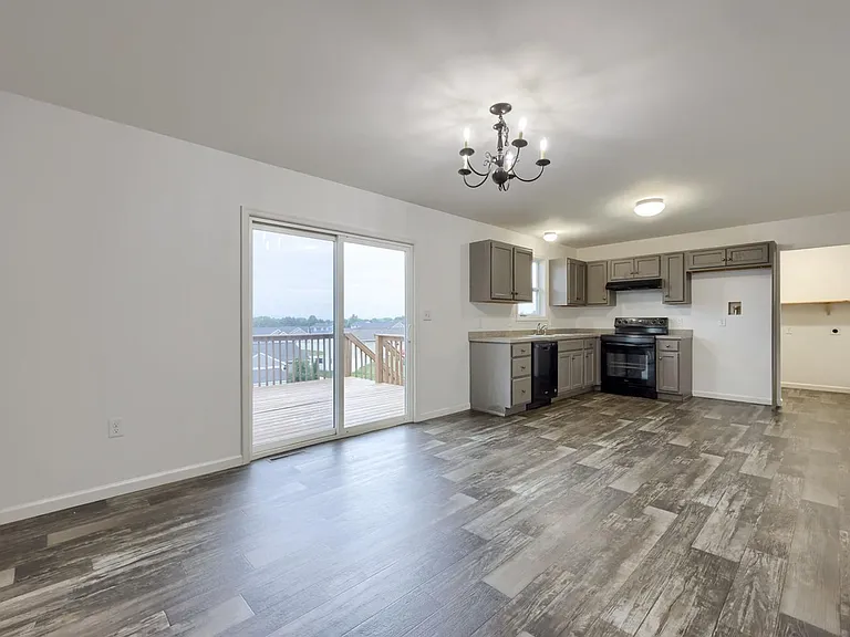 10 Hillside Dr — Photo 8