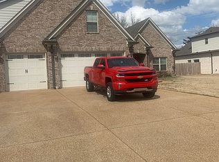 90 Pine Valley Dr, Oakland, TN 38060