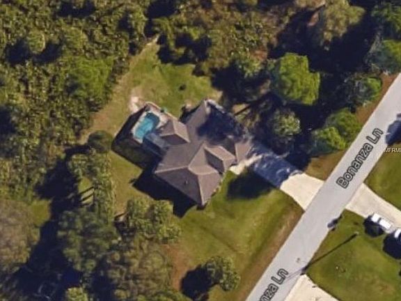 2nd image of 2426 Bonanza Ln