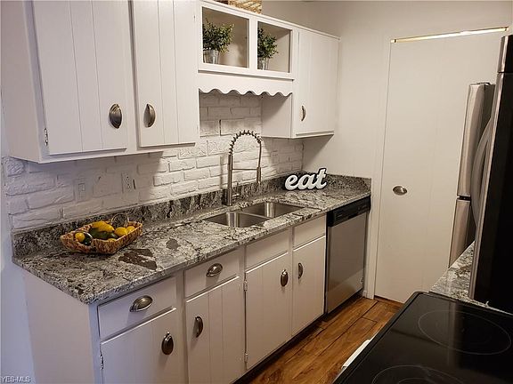 2nd image of 1660 Cedarwood Dr APT 240
