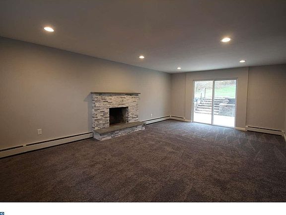 4th image of 83 Skyline Dr