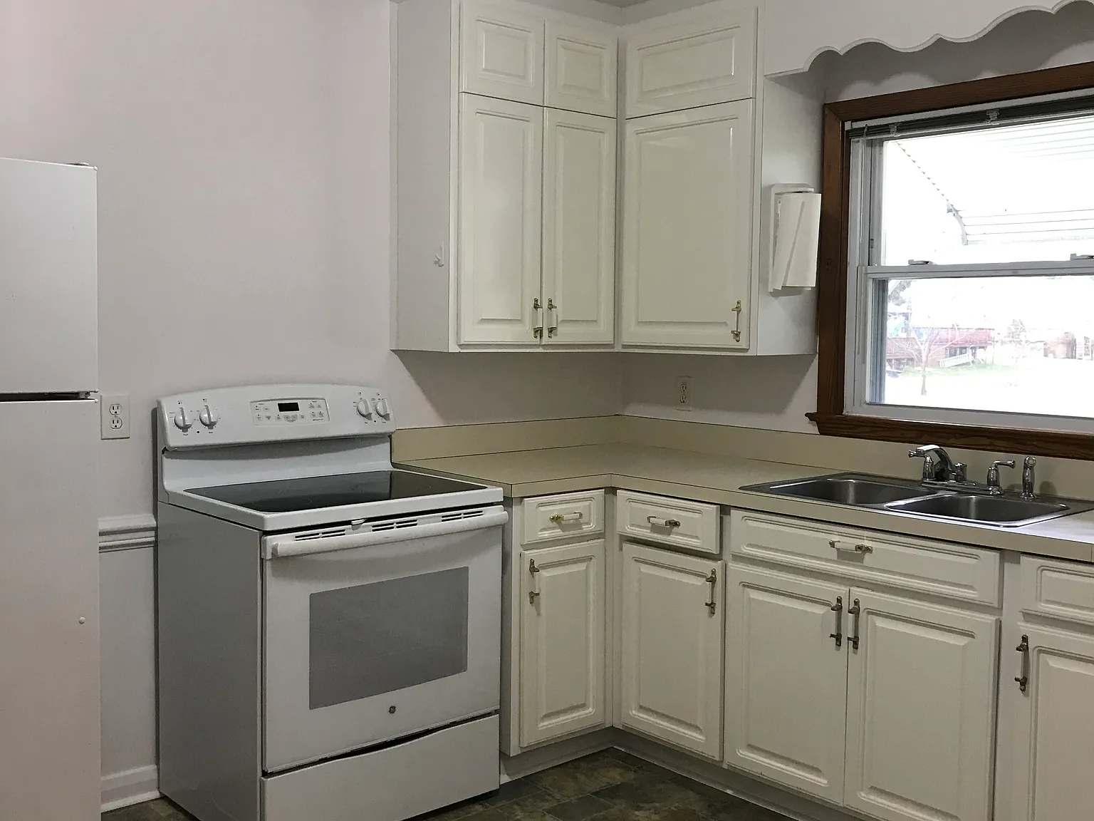 3 bed, 1250 sqft, $2,200 — Photo 4