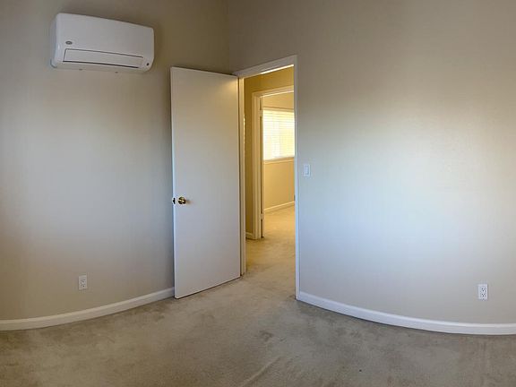 4th image of 184 Truckee Ln