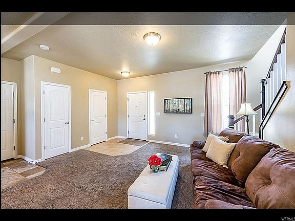 4th image of 1521 W Kingsbarn Way