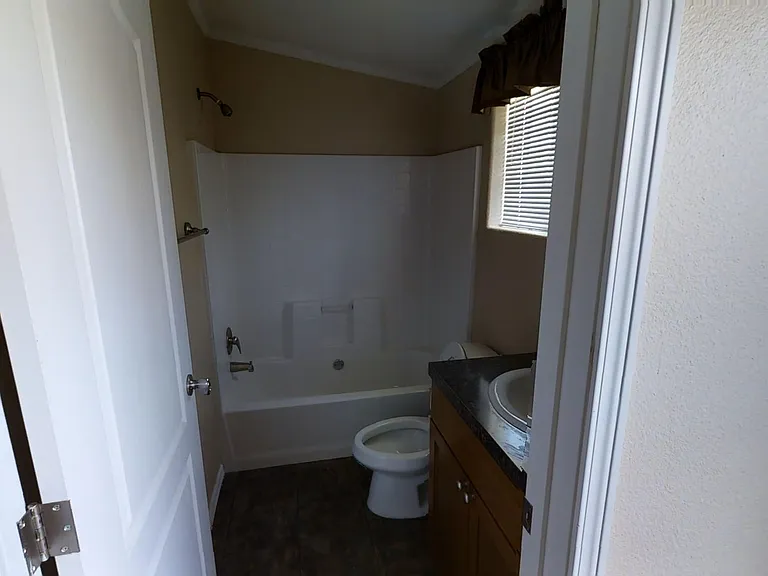 321 E Lime St — Photo 16