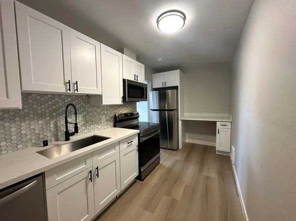 2317 Grand- 5 Unit
