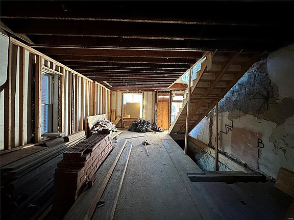 4th image of 4118 S Compton Ave