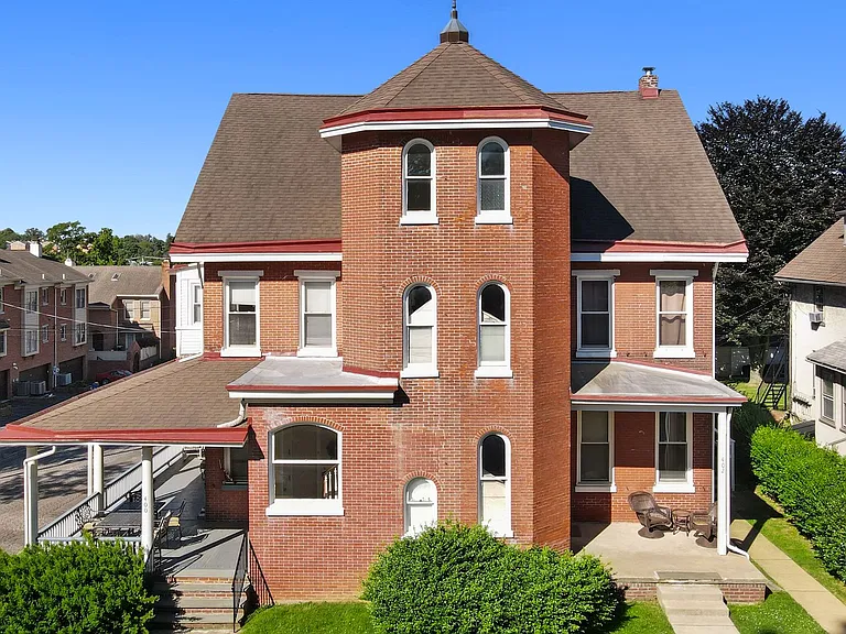 402 N Church St — Photo 21