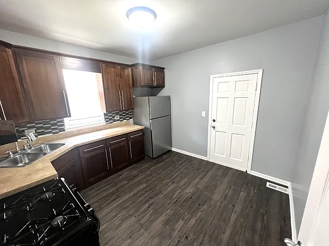 9613 S Ave N #1 — Photo 14