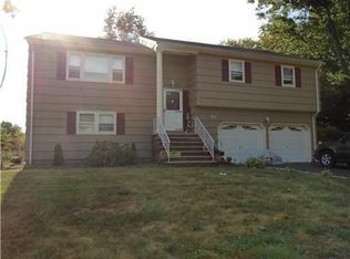 25 Hilltop Rd, Edison, NJ 08820