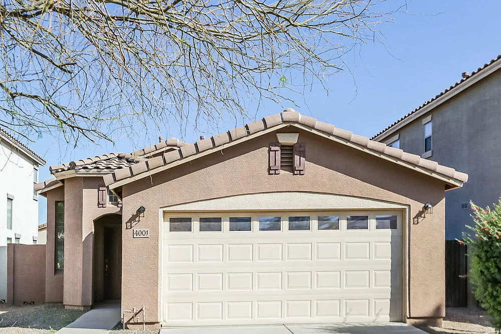 3 bed, 2.0 bath, 1395 sqft, $2,115 — Photo 1