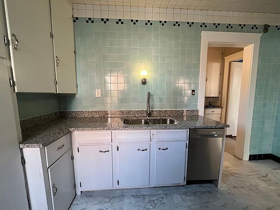 3rd image of 14915 Lake Ave APT 3