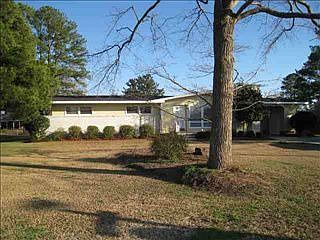 5th image of 1012 Clyde Dr