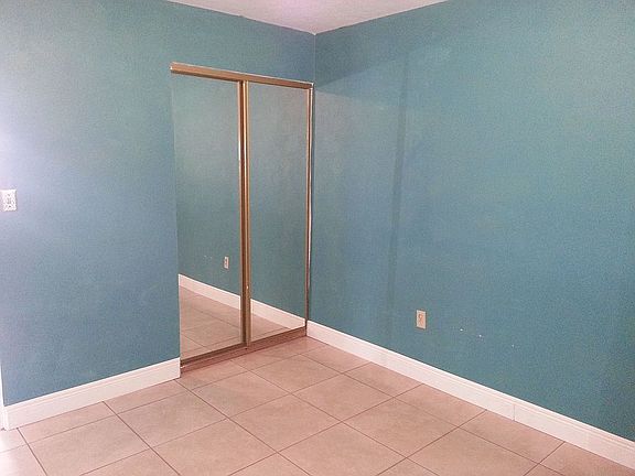 4th image of 2966 Saint Charles St