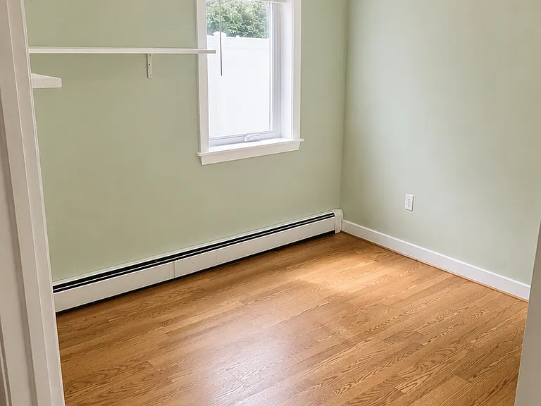 246 Howard St — Photo 4