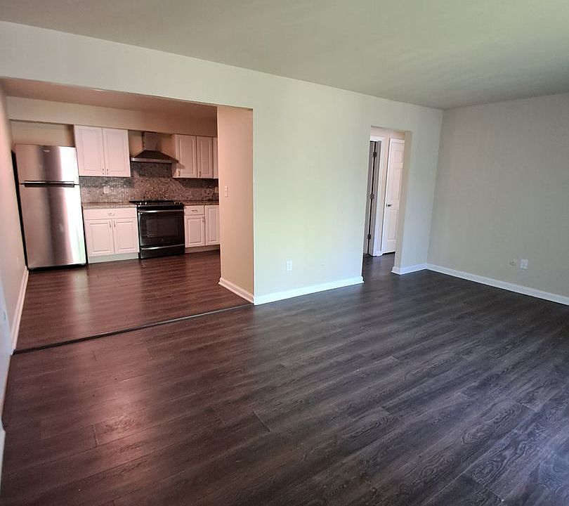 1st image of 196 Flintridge Dr #5