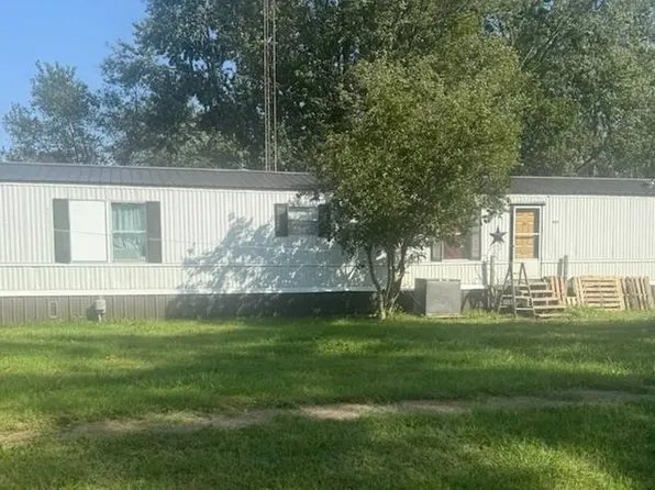 423 Young Dr, Geff, IL 62842