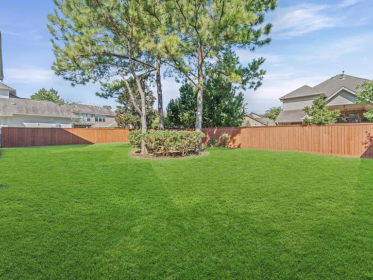 7 N Beech Springs Cir — Photo 39