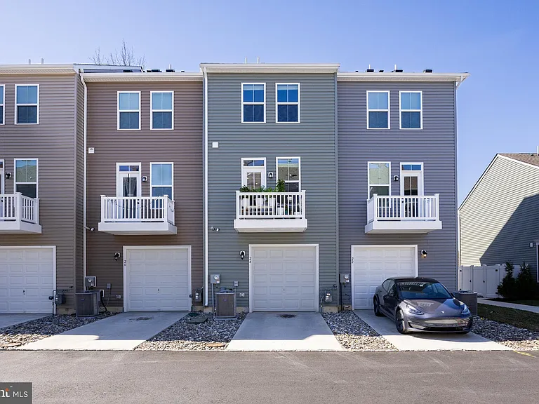 24 Sidney Ln — Photo 29