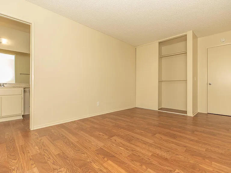 Vintage Woods Apartments — Photo 21
