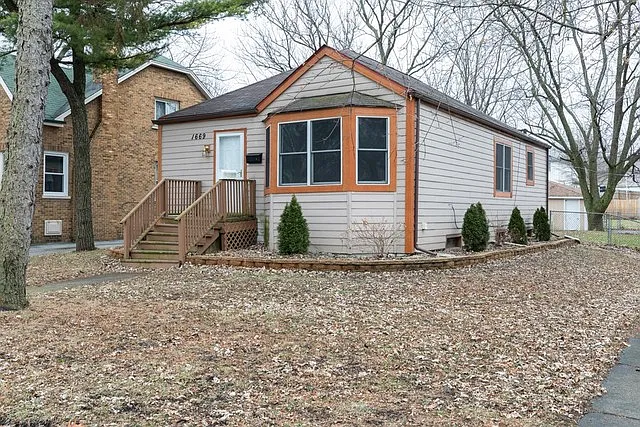 1669 Linden Rd photo 1