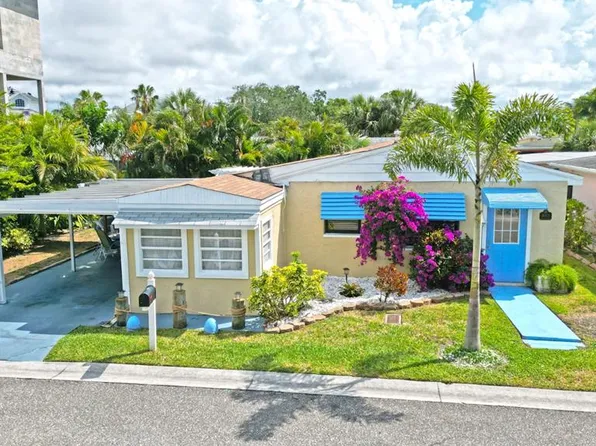 18005 3rd St E, Redington Shores, FL 33708