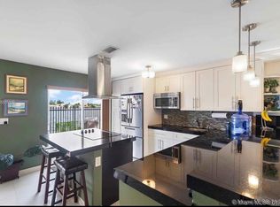 2561 W 60th Pl, Hialeah, FL 33016