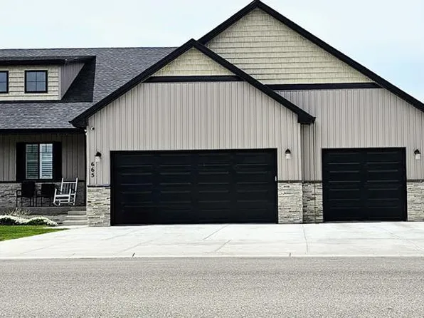 665 Hollow Dr, Idaho Falls, ID 83401