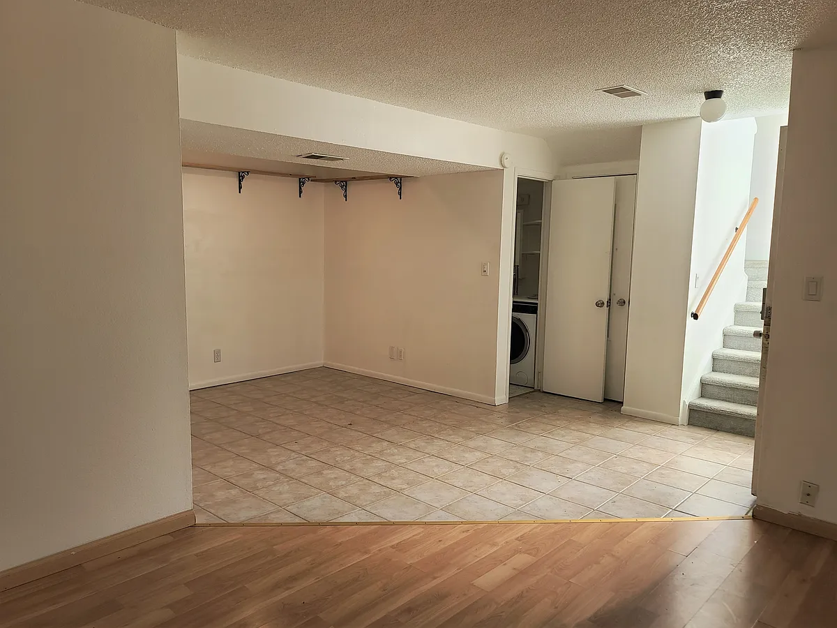 Building Photo - 5300 E Cherry Creek South Dr