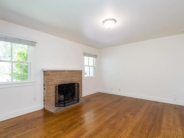 925 Durlston Rd — Photo 9