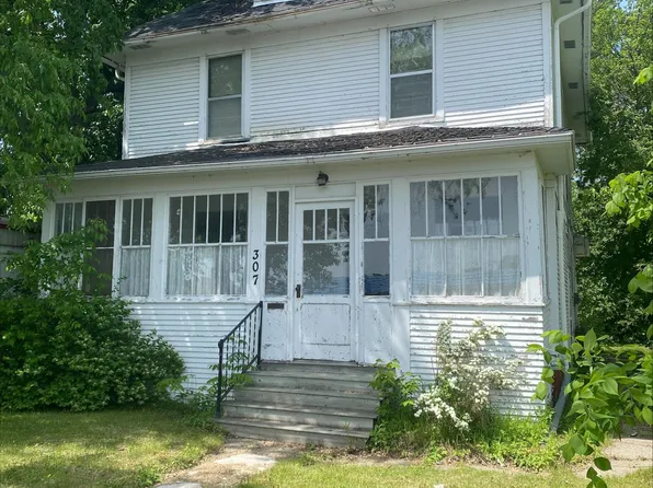 307 Knight Ave N, Thief River Falls, MN 56701