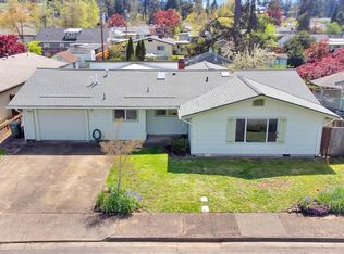 1075 E Jackson Ave, Cottage Grove, OR 97424