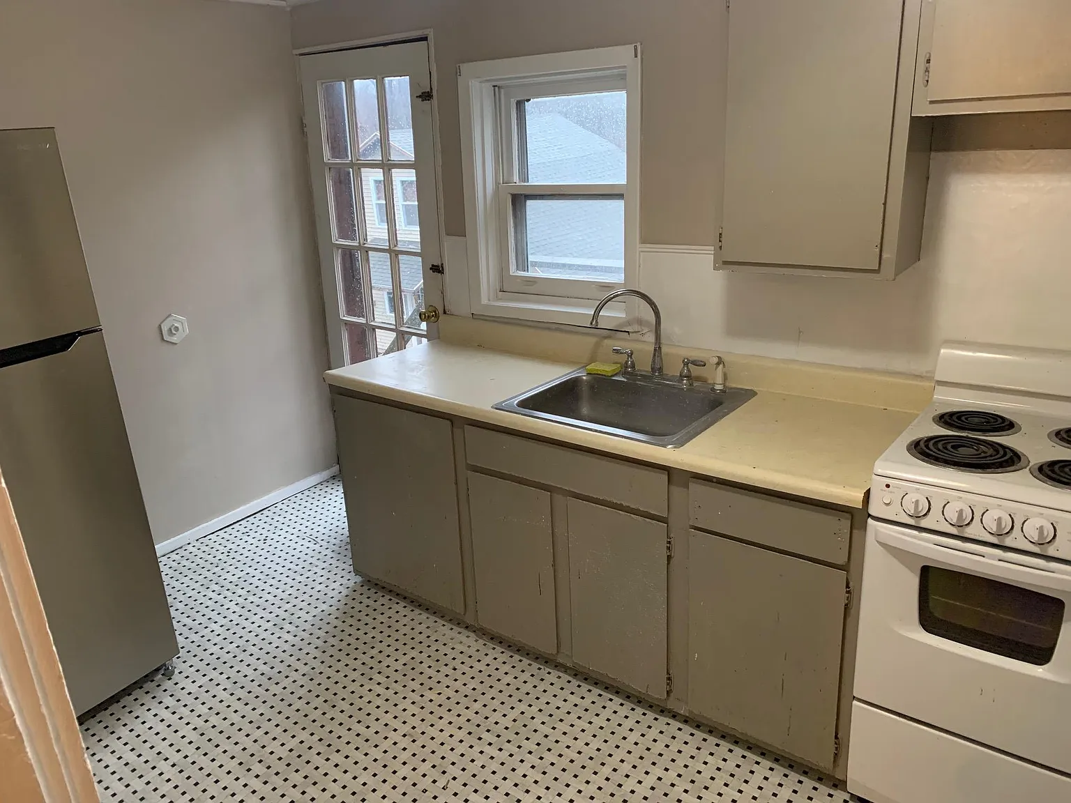1 bed, 700 sqft, $1,100 — Photo 2