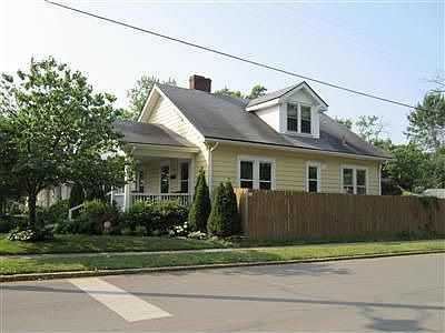 3rd image of 800 Aurora Ave