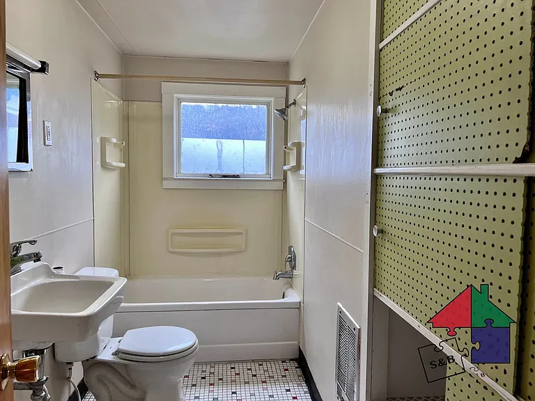 249 Elm St — Photo 7