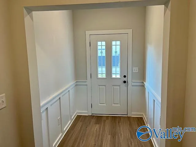 4 bed, 2.5 bath, 2047 sqft, $1,995 — Photo 2