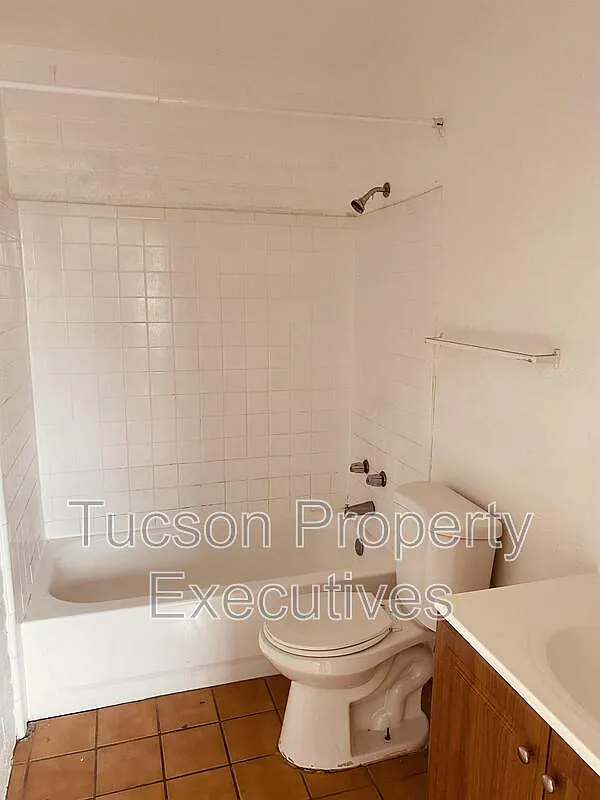 1 bed, 1.0 bath, 600 sqft, $900 — Photo 3
