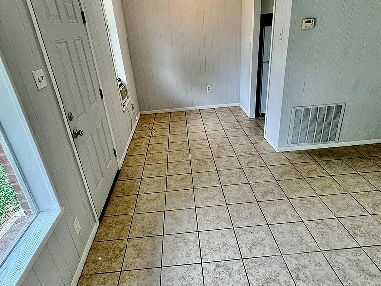 116 W Davitt St #4 — Photo 5