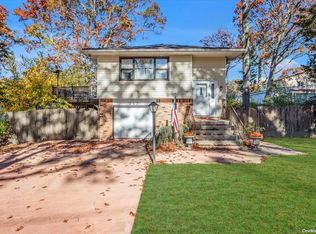 247 Fir Grove Rd, Ronkonkoma, NY 11779