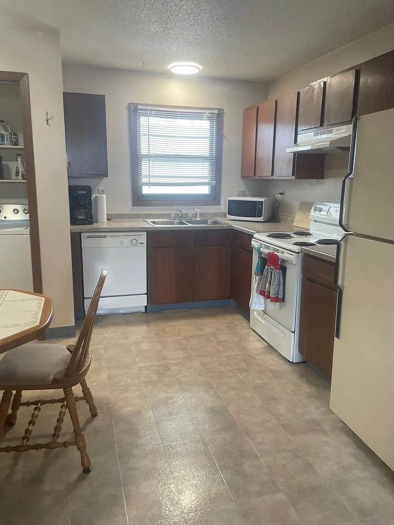 4-Plex Hwy 49 — Photo 4