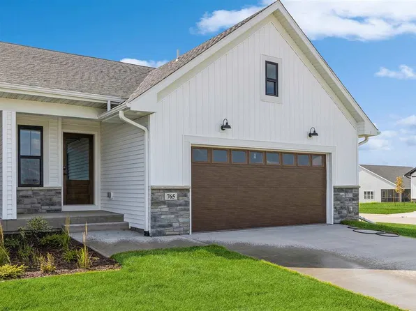 415 Solstice Ct, North Liberty, IA 52317