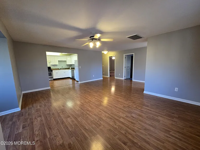 274 Easy St #RIGHT — Photo 4