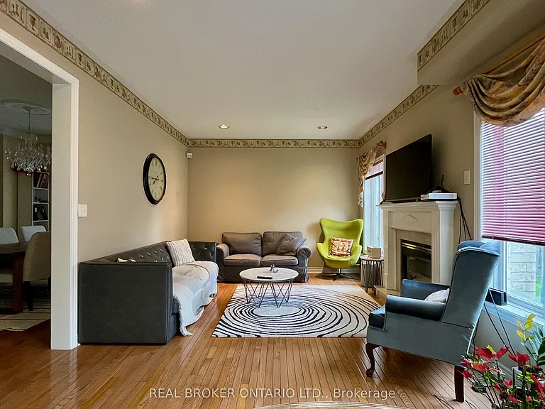 59 Palisade Cres — Photo 4