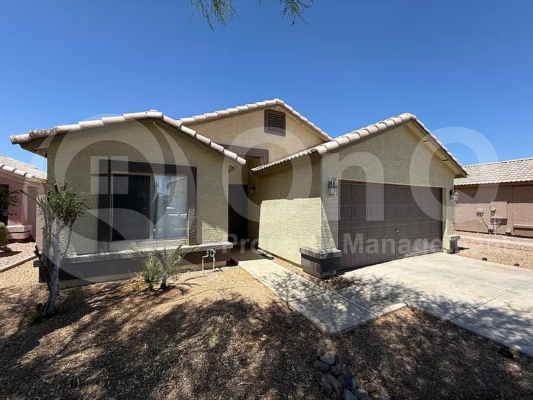 11420 W Sheridan St — Photo 2