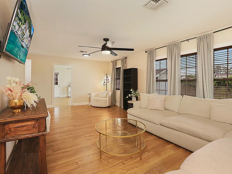 5716 Boutall St — Photo 4