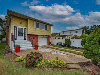 15 Major Road, Massapequa, NY, 11758