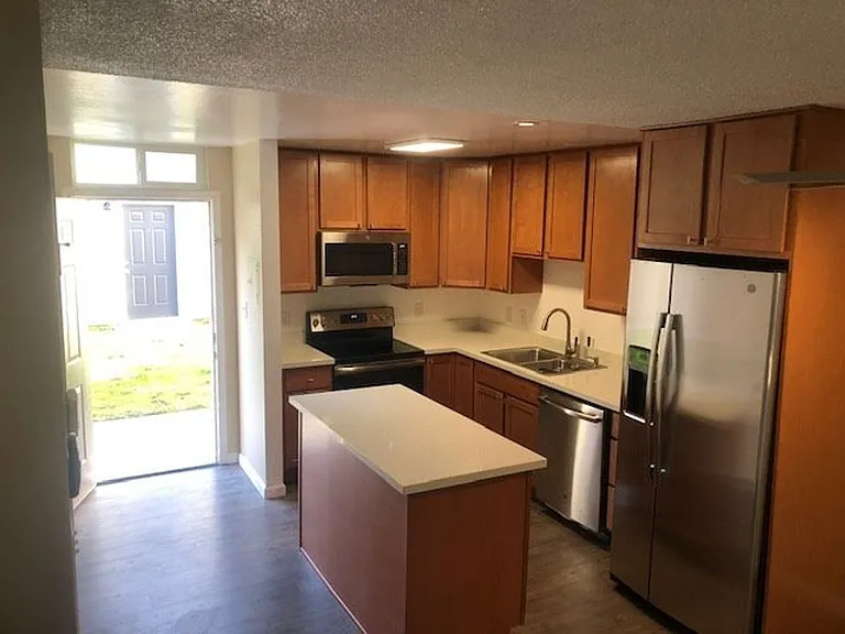 Morning Glory Apartments — Photo 10