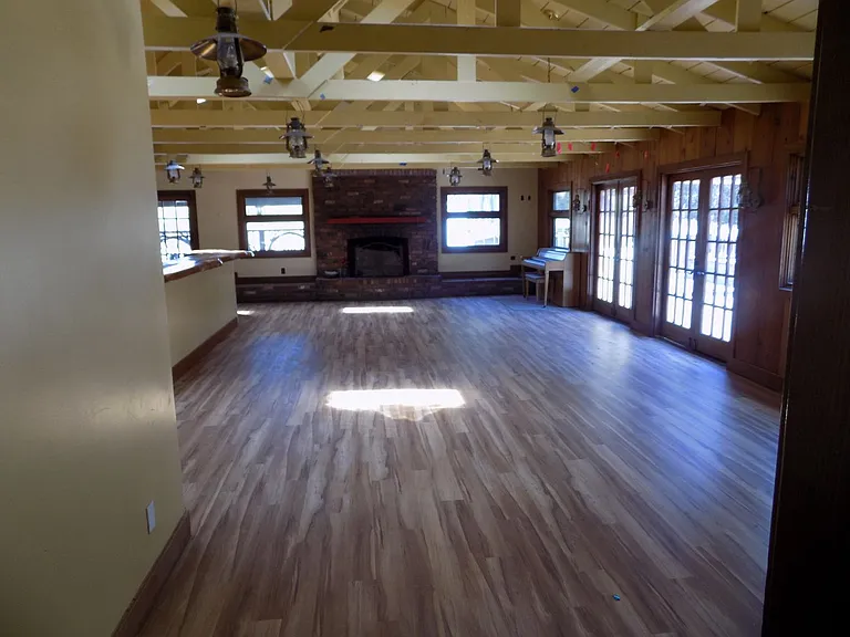 740 W Foothill Blvd — Photo 2